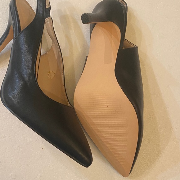 Elegant Black Slingback Heels - Picture 4 of 4